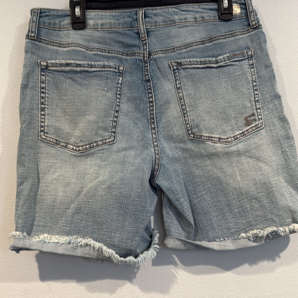 Seven7 Blue Light Wash Sunrise Bermuda Denim Shorts - Size 12 - Picture 5 of 8